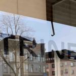 Vitrine381